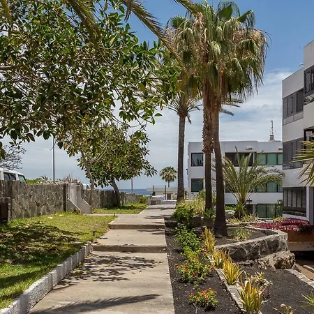 Apartment With Beautiful Views *